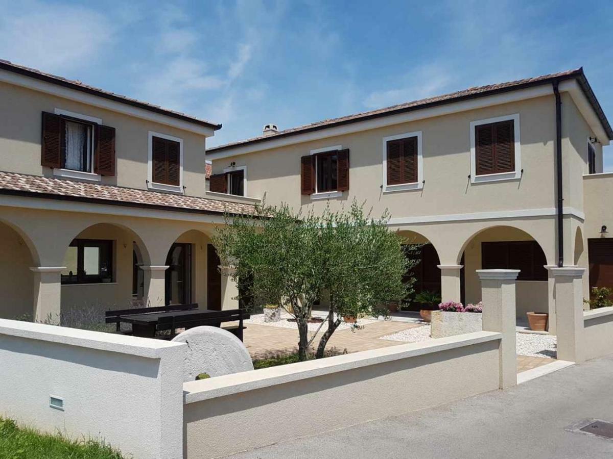 Apartments Zara & Toni Exterior foto